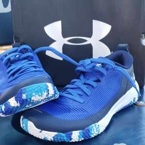 Brand new in box under armour boys/men's size 6.5